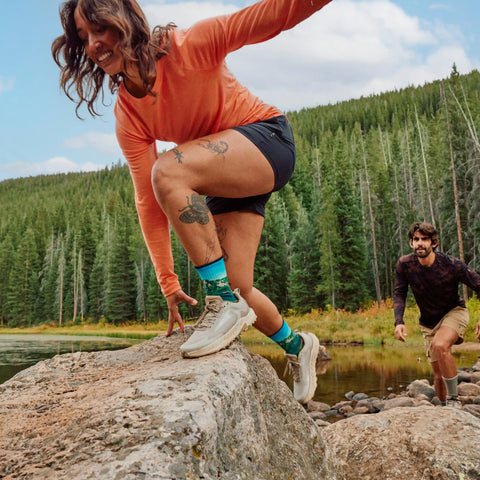 Women’s Hike Mountain Lake Print Crew Socks